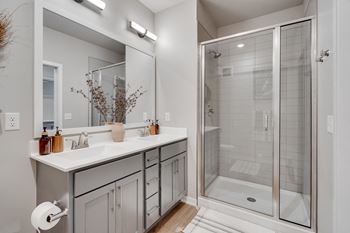 Tile showers with glass doors*